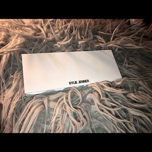 Kylie Burgundy Kyshadow Palette